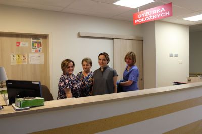  Dr n. med. specjalista w ginekologii i położnictwie Janina Świderska wraz położnymi tworzą miłą atmosferę i 
poczucie bezpieczeństwa dla przebywających pacjentek.